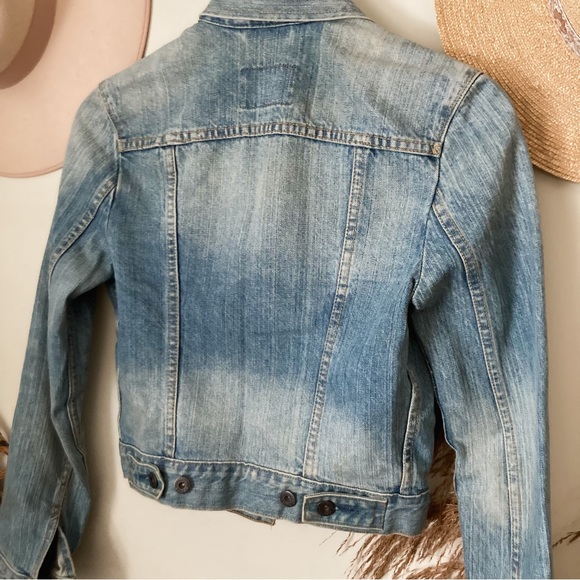XS Cropped Levis Jacket - Picture 4 of 9